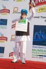 at Standard Chartered Mumbai Marathon in Mumbai on 14th Jan 2012 (93).JPG